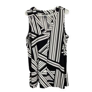 Alfani‎ Woman Plus Size 2X Black And White Geometric Sleeveless Blouse